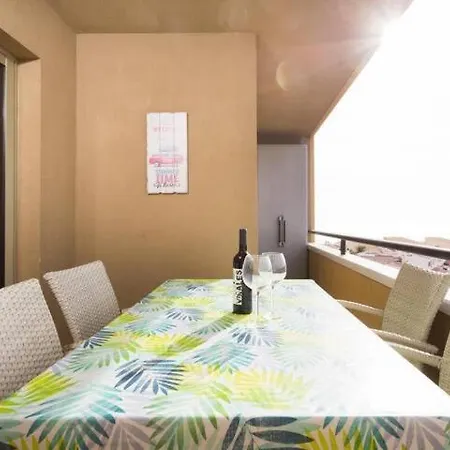 Family Apartment La Perla El Medano アパート *